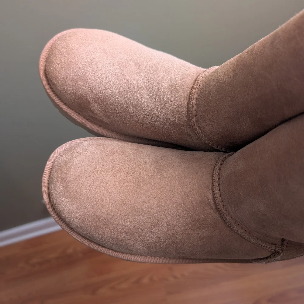 UGG Classic Short II